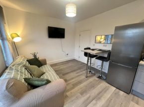 Modern 2 Bed Flat